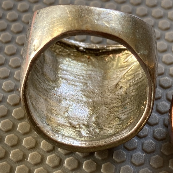 Large old chunky rings - Picture 4 of 7